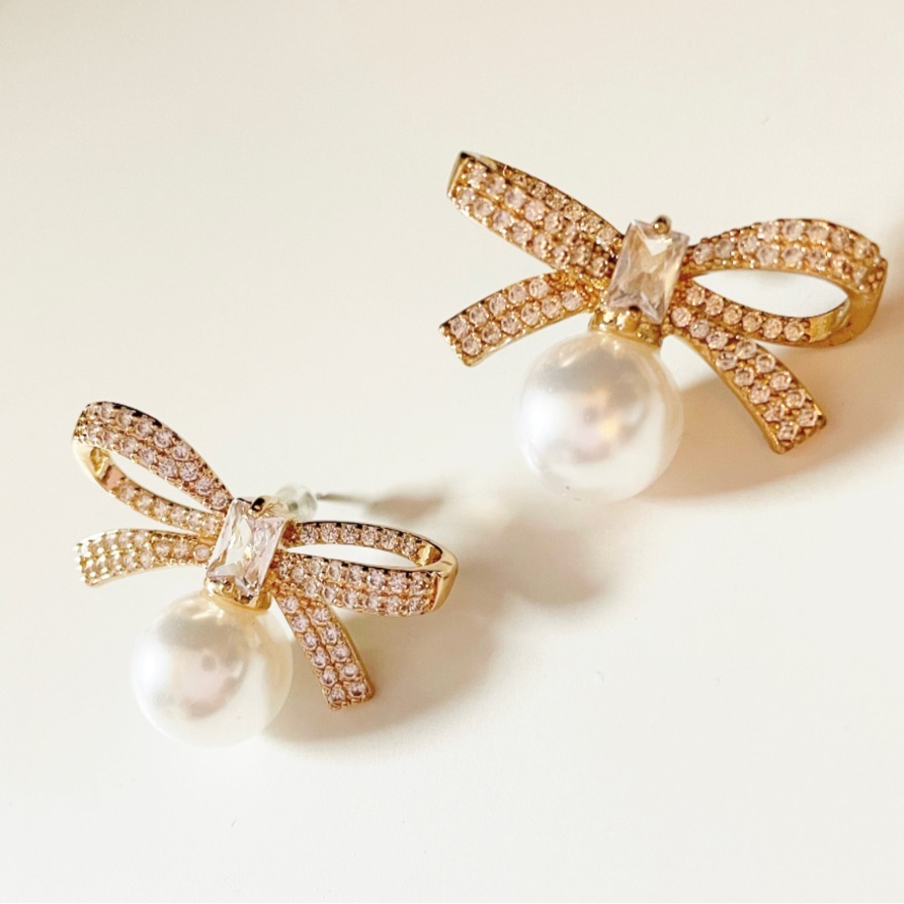 Elegant Gold Bow Pearl Earrings